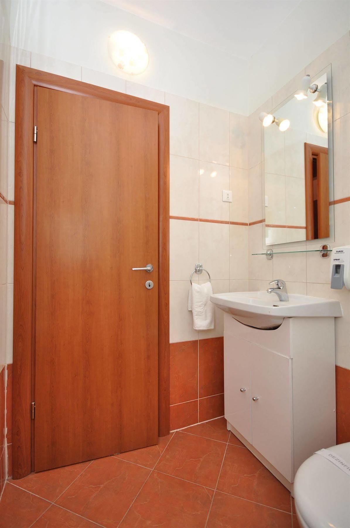 Villa Cezar Kaštel Lukšić Exterior foto