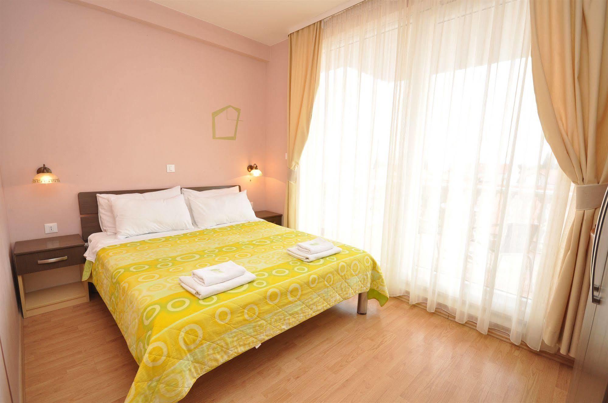 Villa Cezar Kaštel Lukšić Exterior foto